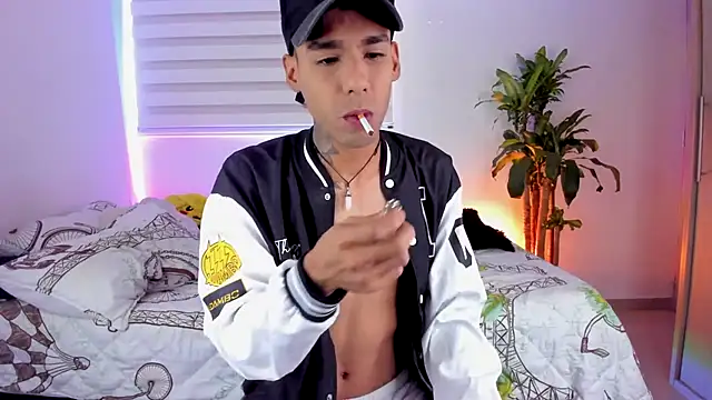 Snapshot of aldrinwhite chatting on 09.17.25 aldrinwhite online show from 09.17.25