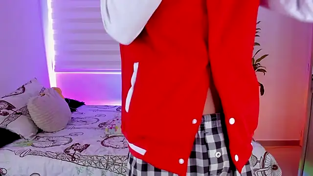 Snapshot of aldrinwhite chatting on 10.05.25 aldrinwhite online show from 10.05.25