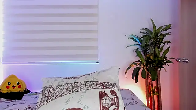 Snapshot of aldrinwhite chatting on 10.21.25 aldrinwhite online show from 10.21.25