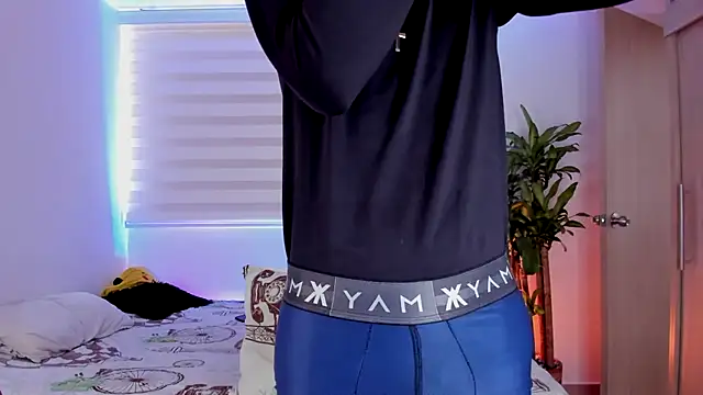 Snapshot of aldrinwhite chatting on 10.23.25 aldrinwhite online show from 10.23.25