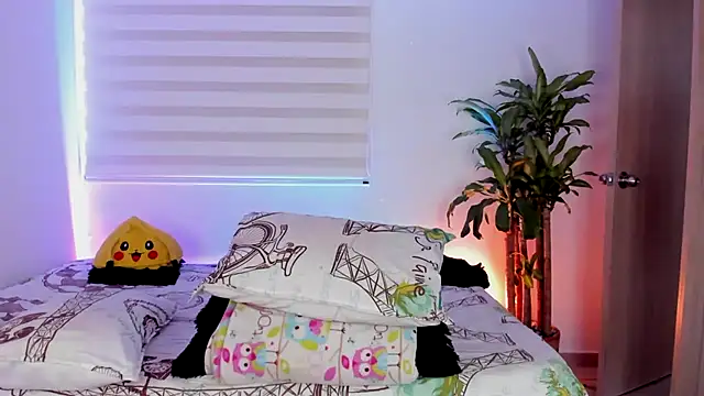 Snapshot of aldrinwhite chatting on 10.25.25 aldrinwhite online show from 10.25.25