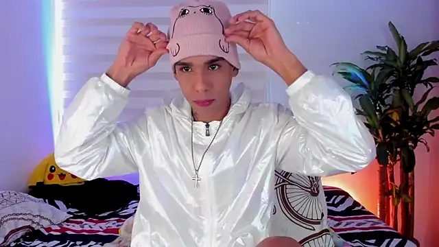 Snapshot of aldrinwhite chatting on 10.29.25 aldrinwhite online show from 10.29.25