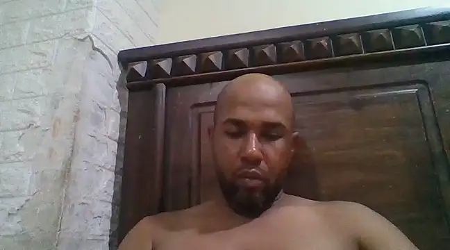 Frankie0880 online show from 12.30.24