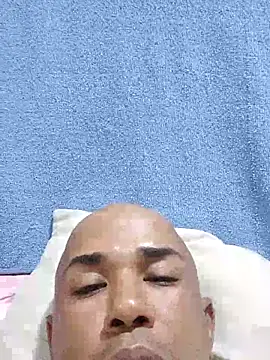 Frankie0880 online show from 02.22.25