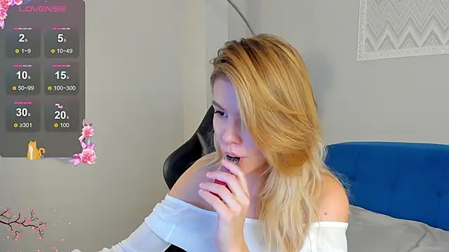Snapshot of Anna_Robinson chatting on 12.17.24 Anna Robinson online show from 12.17.24
