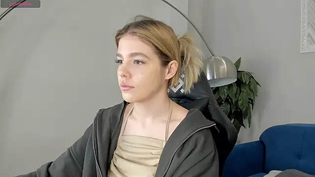 Snapshot of Anna_Robinson chatting on 01.06.25 Anna Robinson online show from 01.06.25