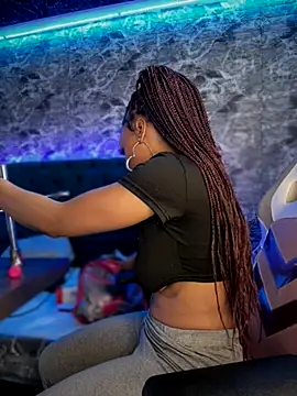 Snapshot of Melany_Williams chatting on 10.22.25 Melany Williams online show from 10.22.25