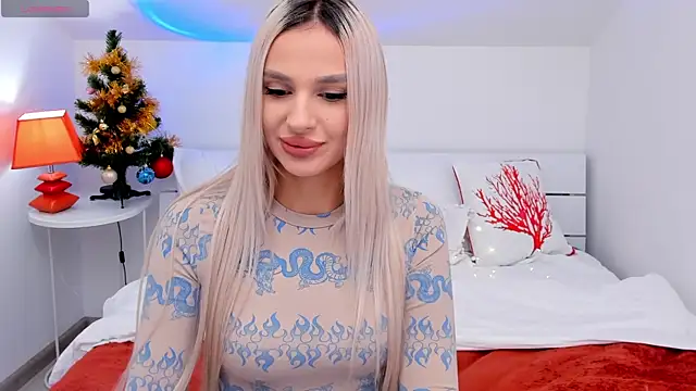 Snapshot of MissLoou chatting on 12.28.24 MissLoou online show from 12.28.24