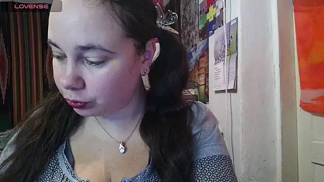 Cora Maro online show from 10.04.25