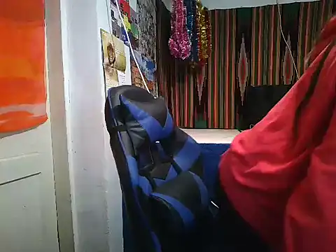 Cora Maro online show from 11.30.25