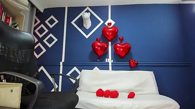 Snapshot of charolbruce_1 chatting on 02.20.25 charolbruce 1 online show from 02.20.25