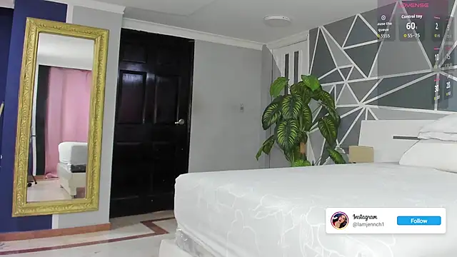 Snapshot of charolbruce_1 chatting on 09.17.25 charolbruce 1 online show from 09.17.25