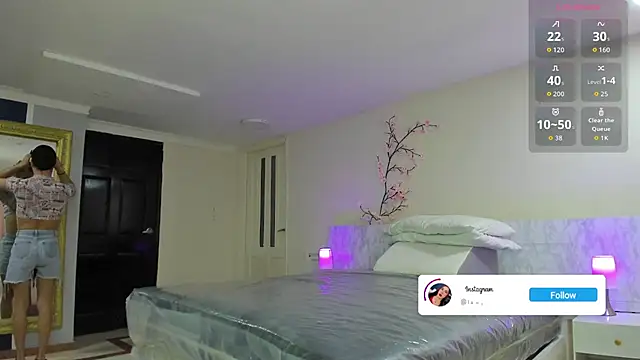 charolbruce 1 online show from 11.18.25