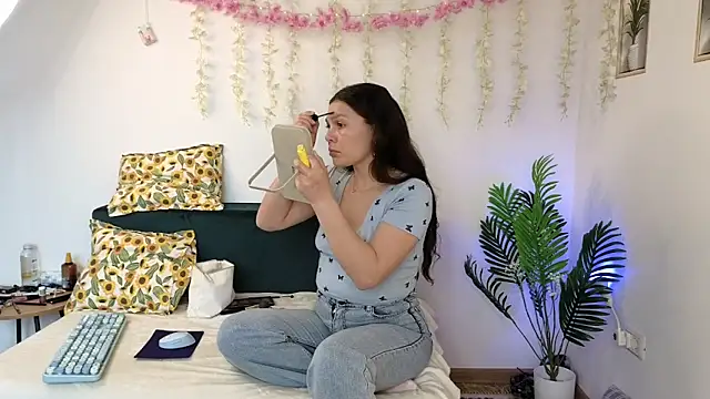 MadameDeFeu online show from 04.08.26