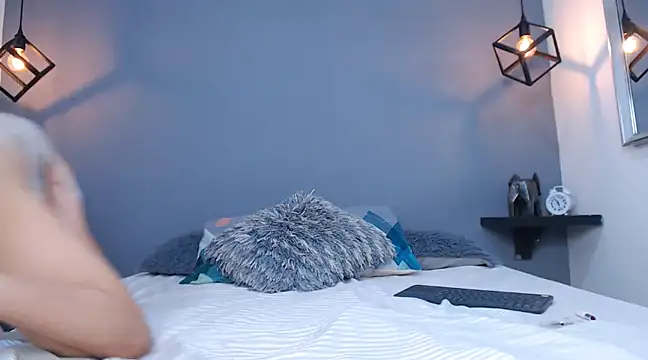 AbigailWilliams  online show from 01.16.25