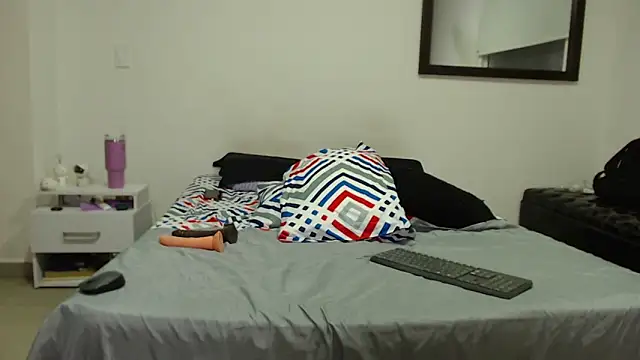 AnnieRoss69 online show from 10.22.25