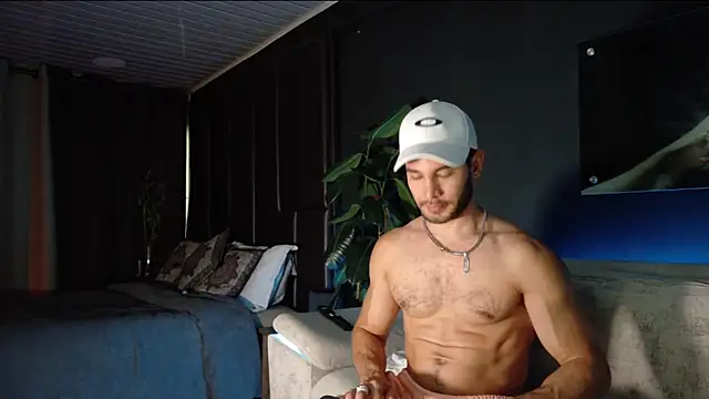 Crhis N Derek online show from 10.21.25