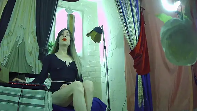 Mary Loon online show from 01.06.26