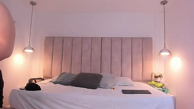 Julieta Jane online show from 10.08.25