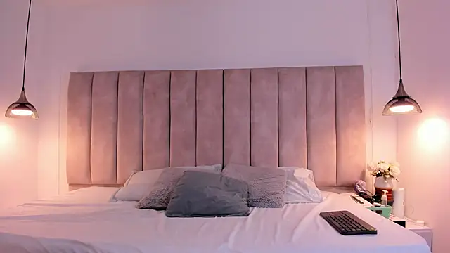 Julieta Jane online show from 10.29.25