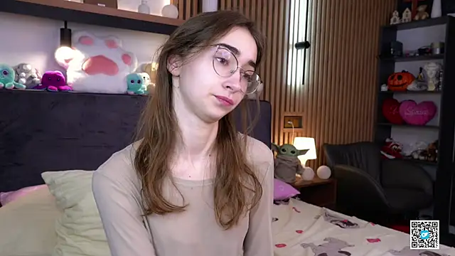 PollyBeev online show from 11.18.25