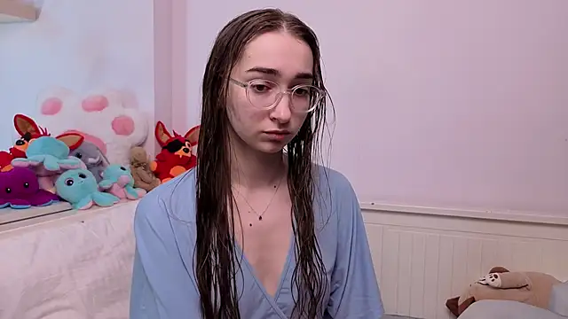 PollyBeev online show from 06.07.26
