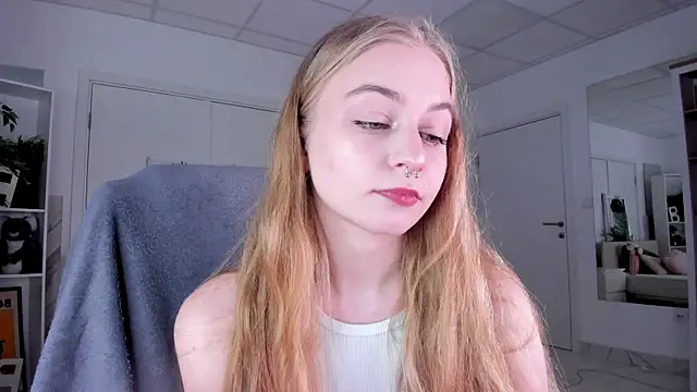 MiaMews online show from 02.06.26