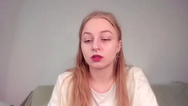 MiaMews online show from 03.19.26