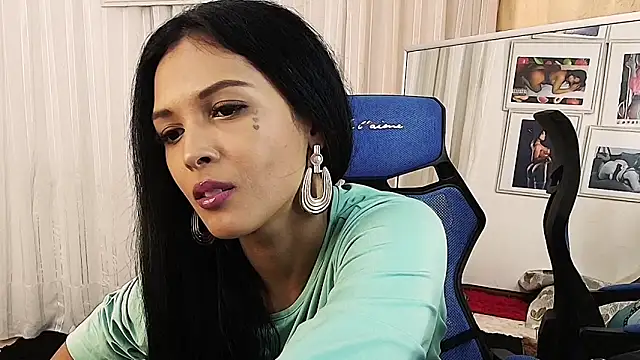 MOMMYJEVAA online show from 11.26.25