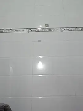 Snapshot of girldam95 chatting on 02.18.26 girldam95 online show from 02.18.26