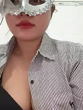 Snapshot of girldam95 chatting on 02.25.26 girldam95 online show from 02.25.26