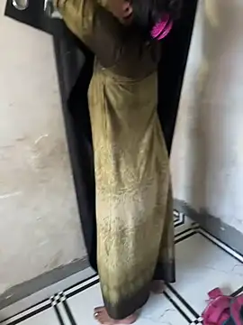 Snapshot of xyztopbeing chatting on 01.03.25 xyztopbeing online show from 01.03.25