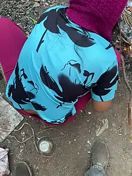 Snapshot of xyztopbeing chatting on 01.06.25 xyztopbeing online show from 01.06.25