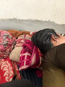 Snapshot of xyztopbeing chatting on 01.28.25 xyztopbeing online show from 01.28.25