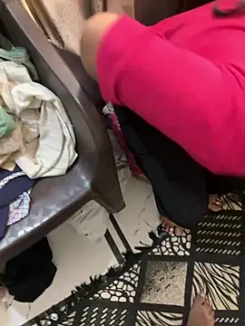 Snapshot of xyztopbeing chatting on 02.21.25 xyztopbeing online show from 02.21.25