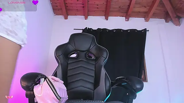 Snapshot of Daila_20_ chatting on 09.27.25 Daila 20  online show from 09.27.25