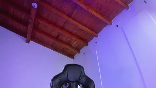 Snapshot of Daila_20_ chatting on 10.23.25 Daila 20  online show from 10.23.25