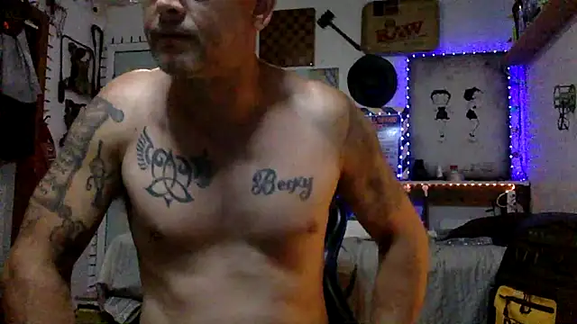 Snapshot of Buffshagswell chatting on 04.30.26 Buffshagswell online show from 04.30.26