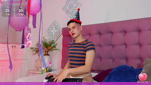 Snapshot of juanmiss chatting on 01.21.25 juanmiss online show from 01.21.25