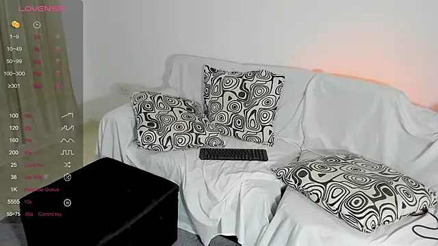 Snapshot of juanmiss chatting on 03.01.25 juanmiss online show from 03.01.25