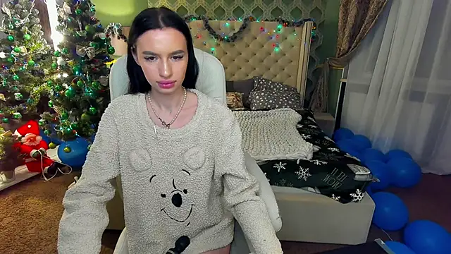 Snow WhiteeeX online show from 12.29.24