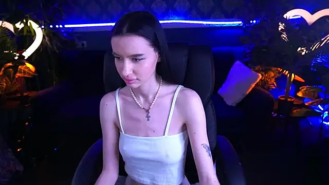 Snow WhiteeeX online show from 01.21.25