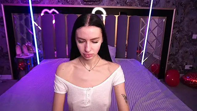 Snow WhiteeeX online show from 02.07.26