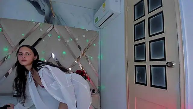 ninaht online show from 12.22.25