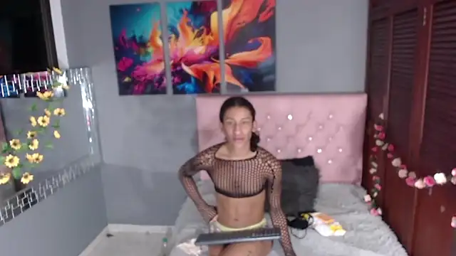 SofiaNaugthyxTS online show from 09.17.25