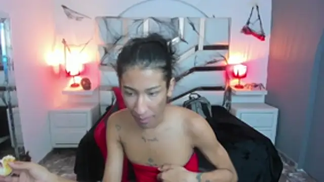 SofiaNaugthyxTS online show from 10.26.25