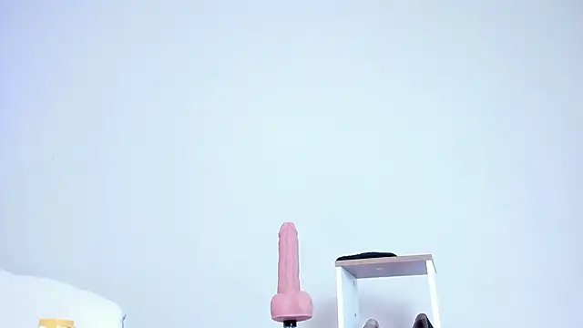 lannarusso  online show from 09.17.25