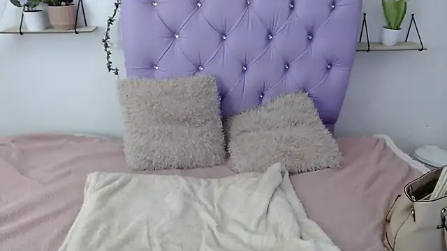 Freyja 01 online show from 09.26.25