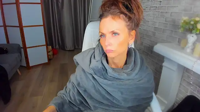 Elizabe th online show from 03.12.25