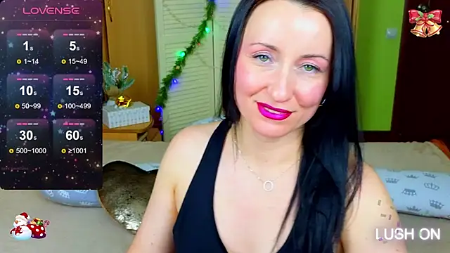 Snapshot of Roxyy_Star chatting on 12.15.24 Roxyy Star online show from 12.15.24